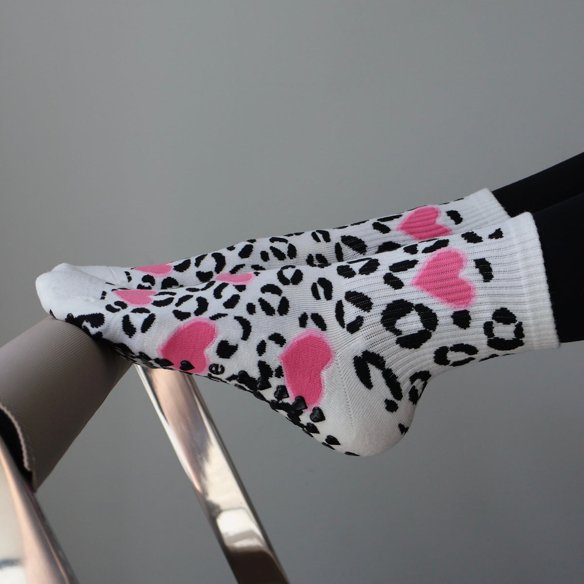 Cheetah pilates socks - pink