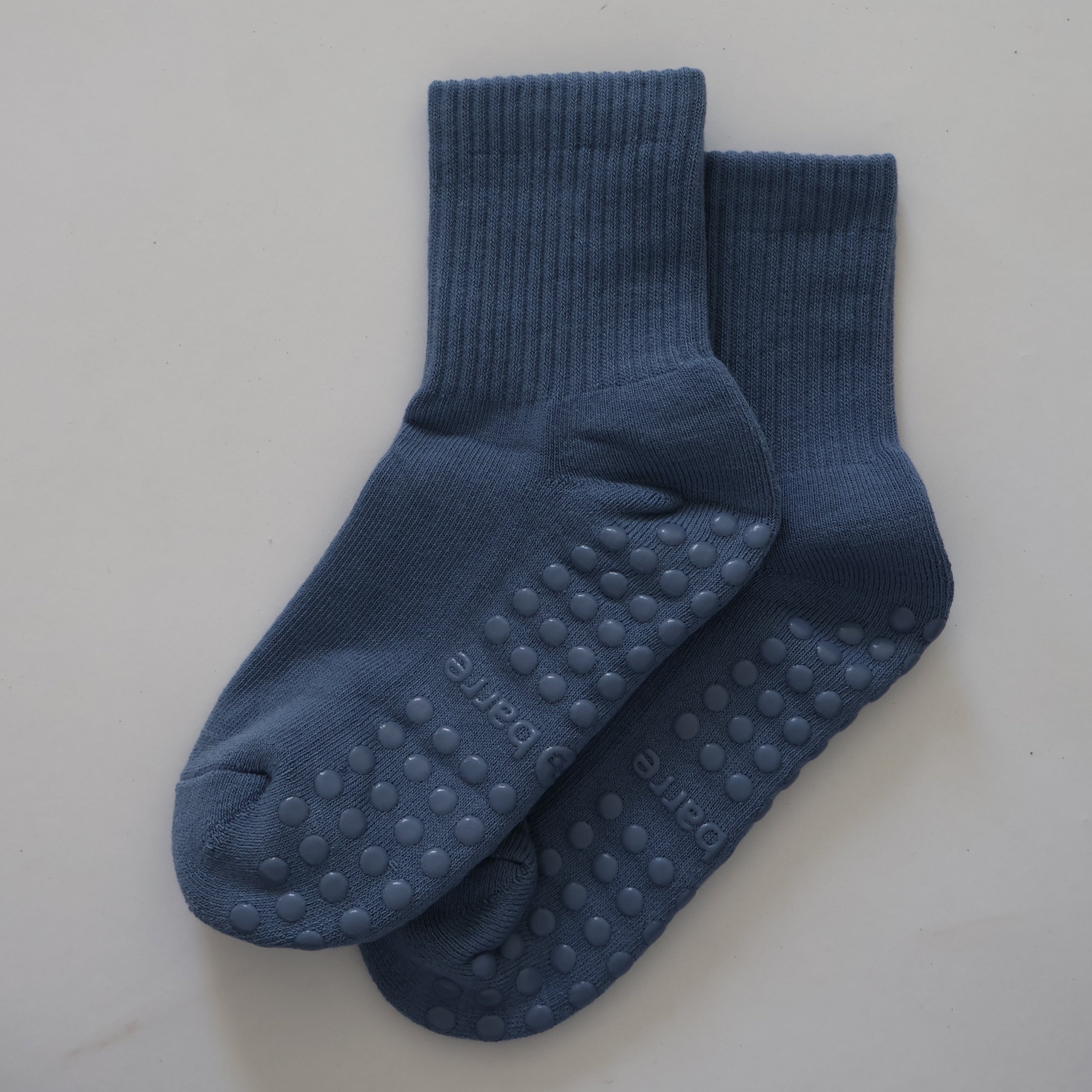 Clean Slate Grip Socks - Pila Plain Slate5