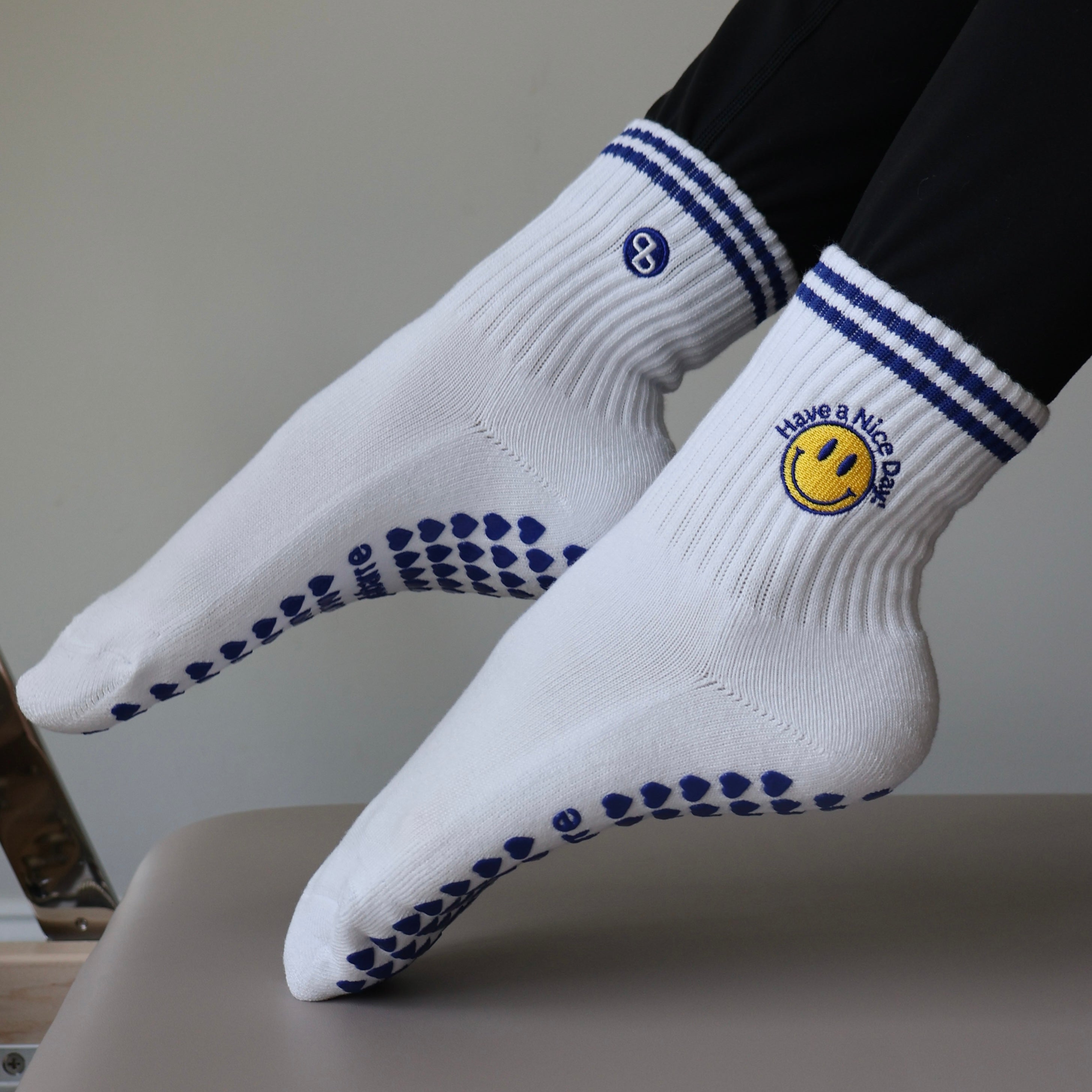 HAVE A NICE DAY GRIP SOCKS FOR PILATES - MAT PILATES SOCKS