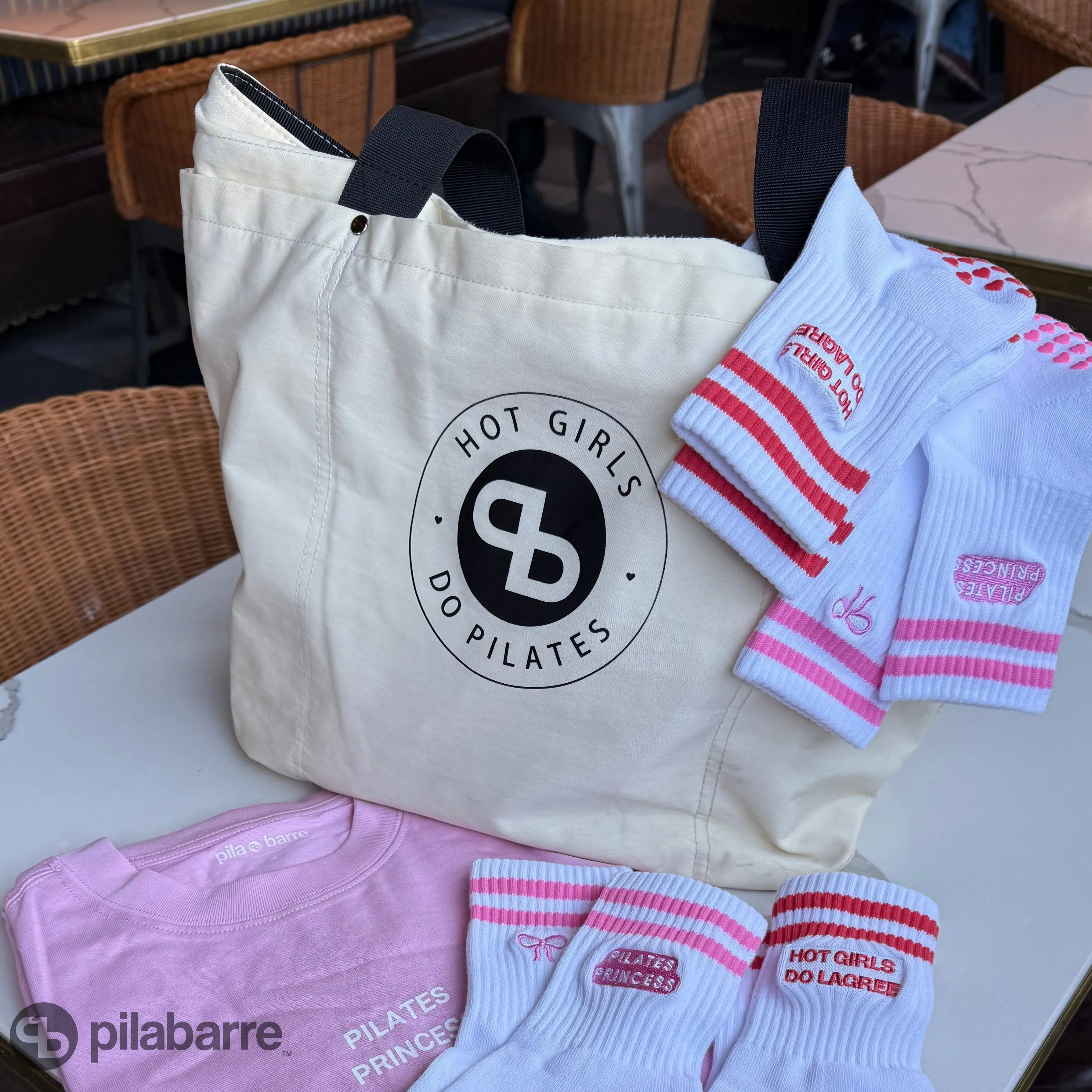 Nylon "Hot Girls Do Pilates" Tote Pila-Barre Pila-Barre