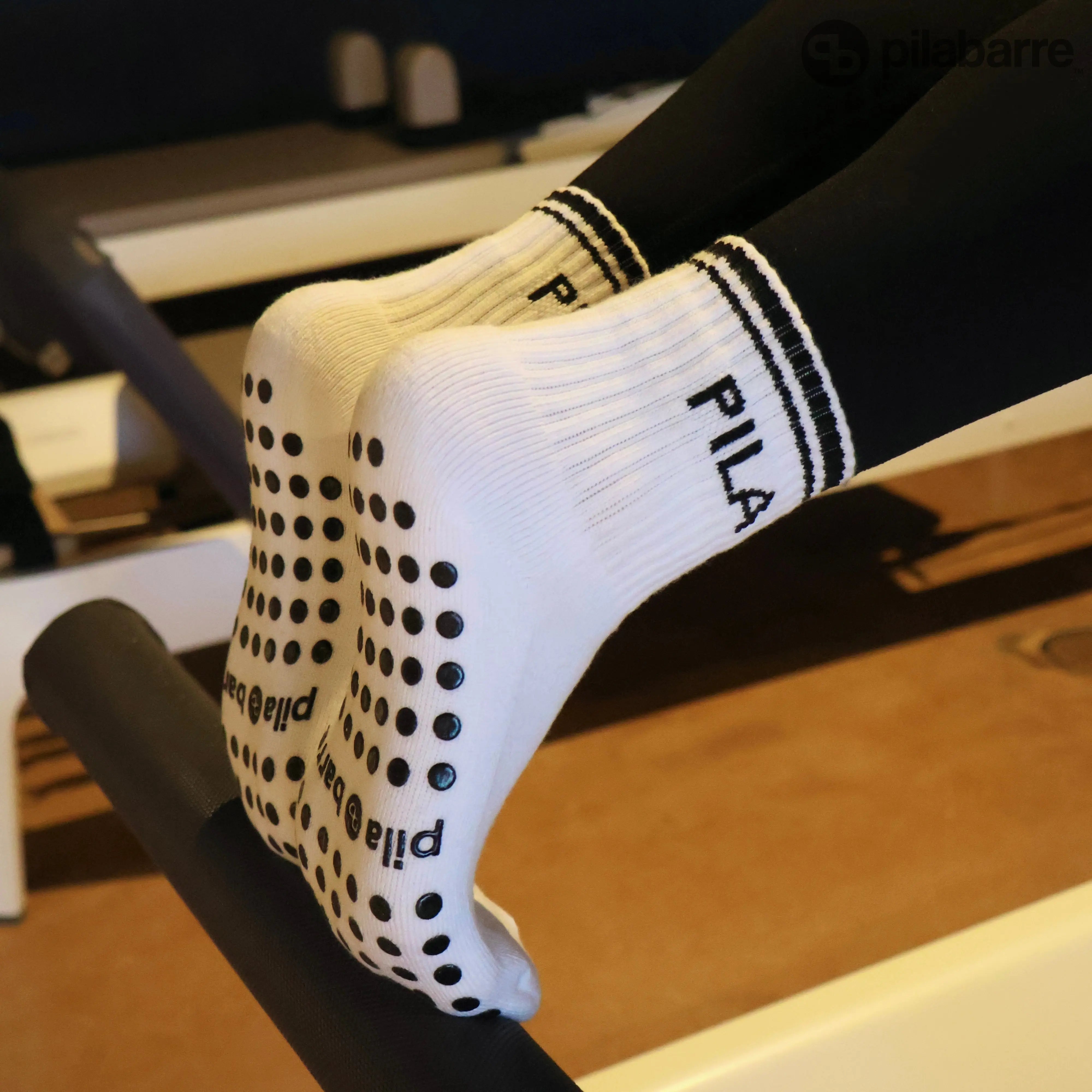 PILA ESSENTIAL WHITE BARRE SOCKS