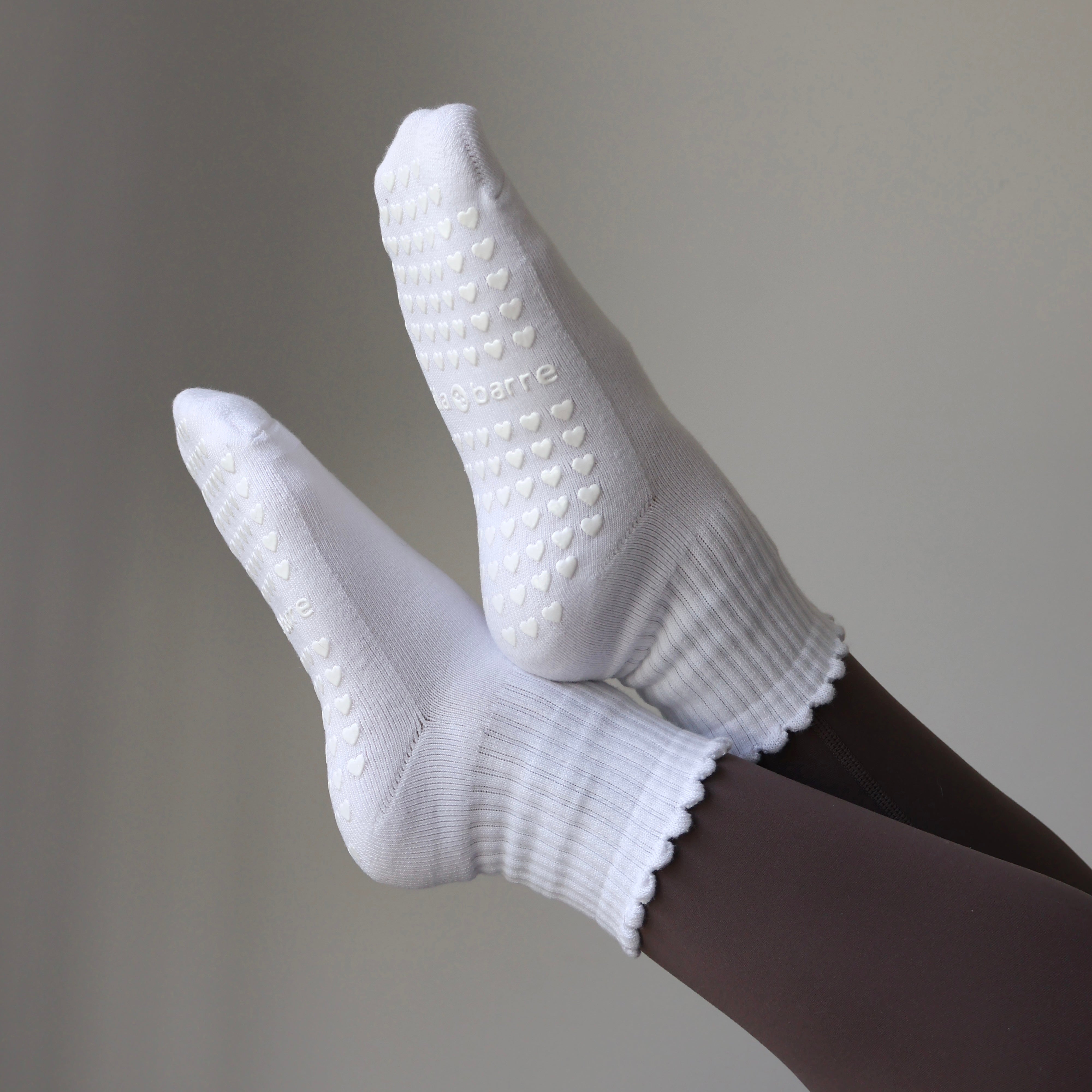 Pila Plain best white ruffle grip socks