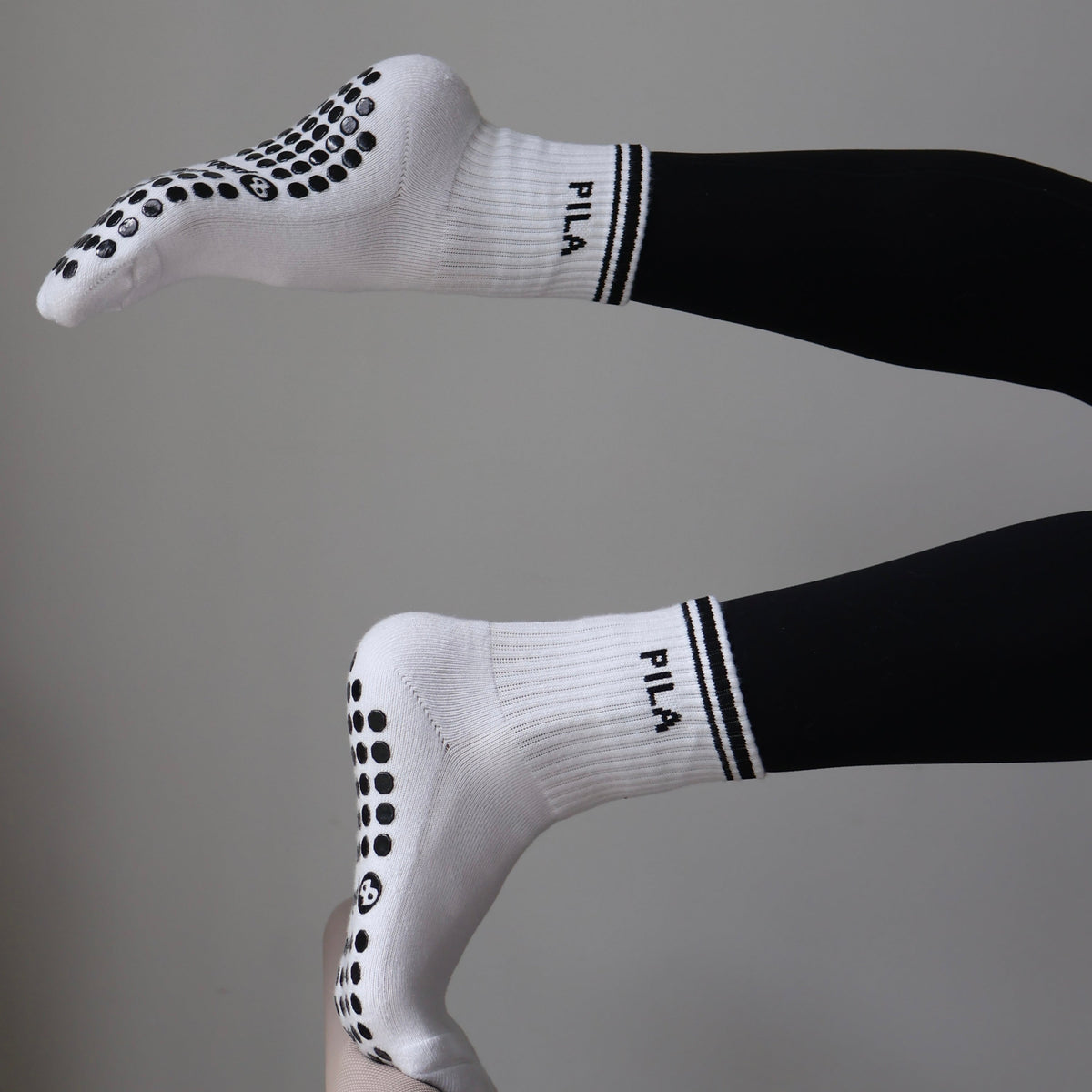 Pila essential grip socks for barre