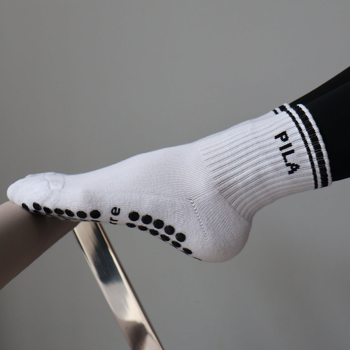 Pila essential pilates socks