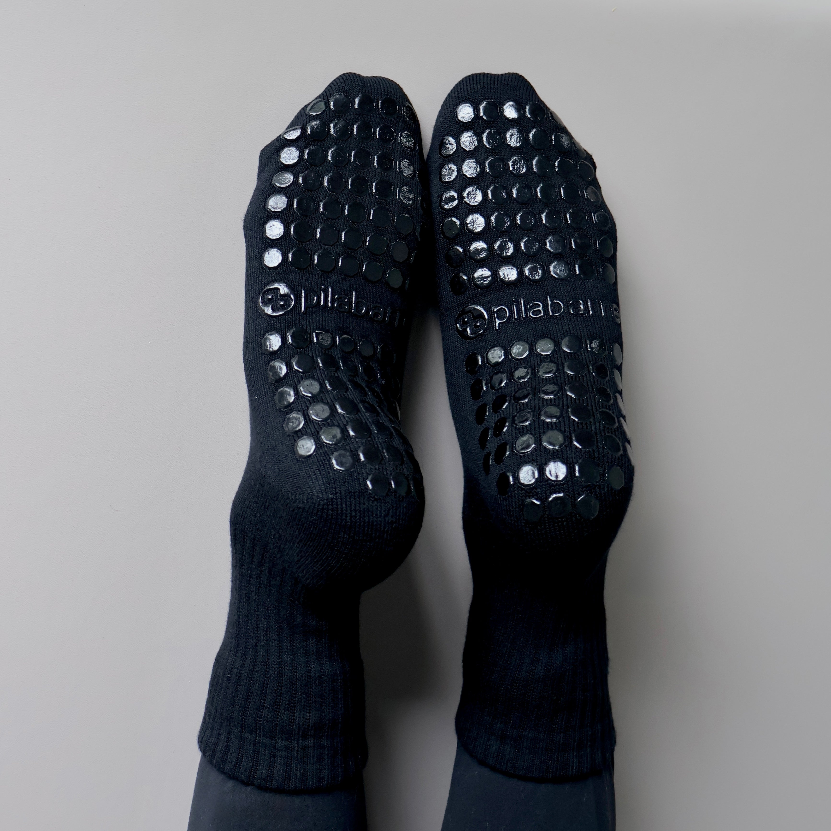 Pila plain best black grip socks - octogon grips