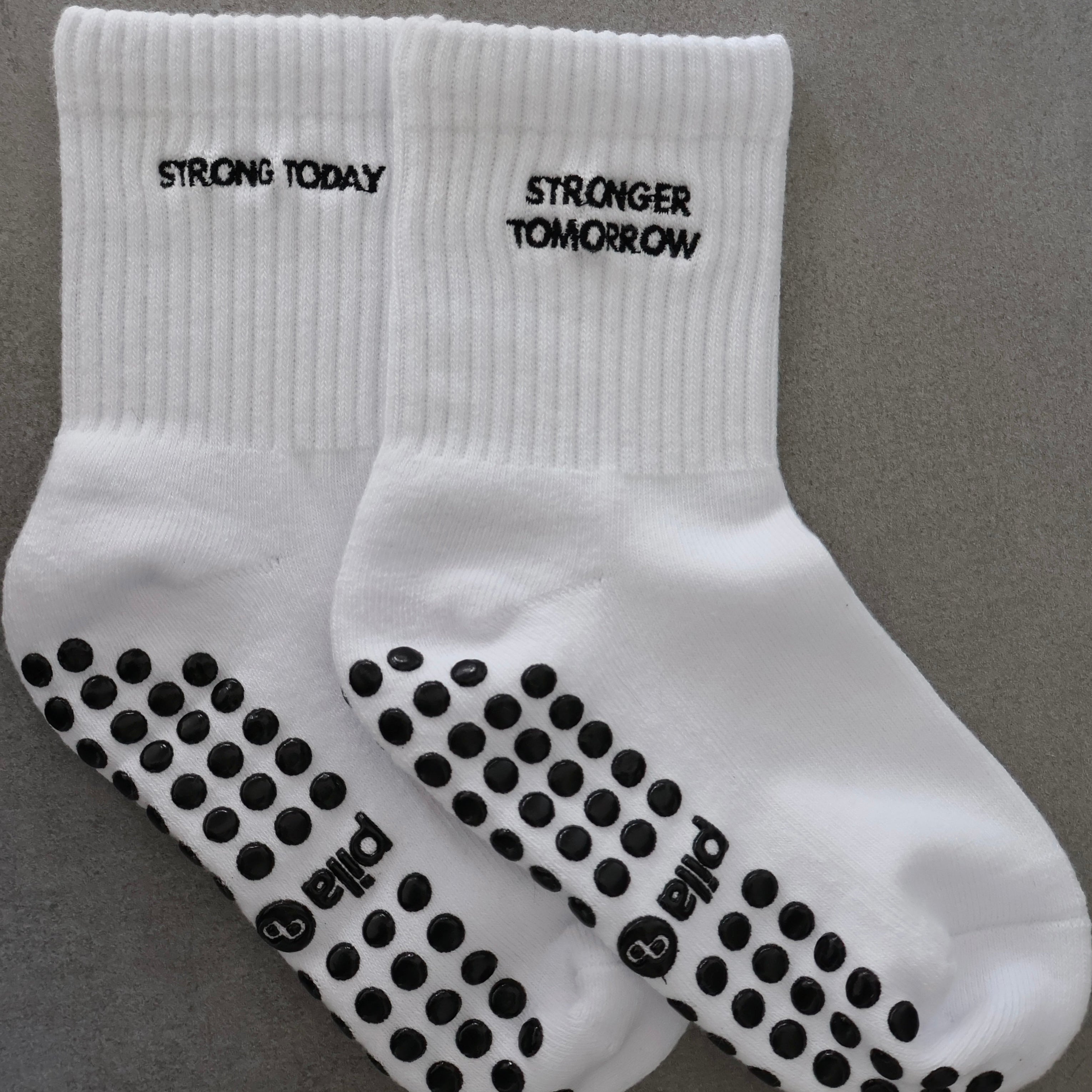 Strong Today grip socks - motivational grip socks