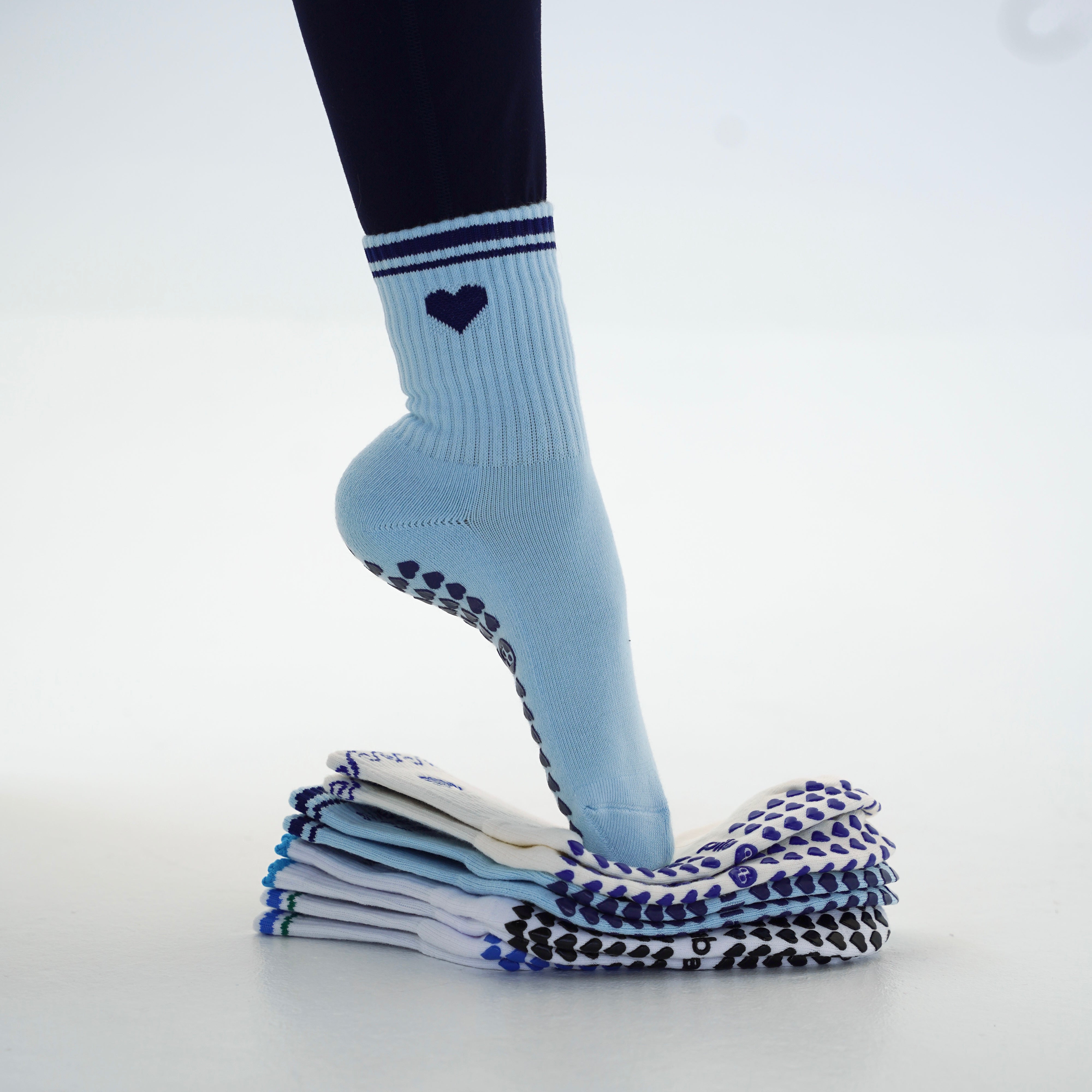 Sweating for the wedding grip socks in blue -3 - heart grip socks