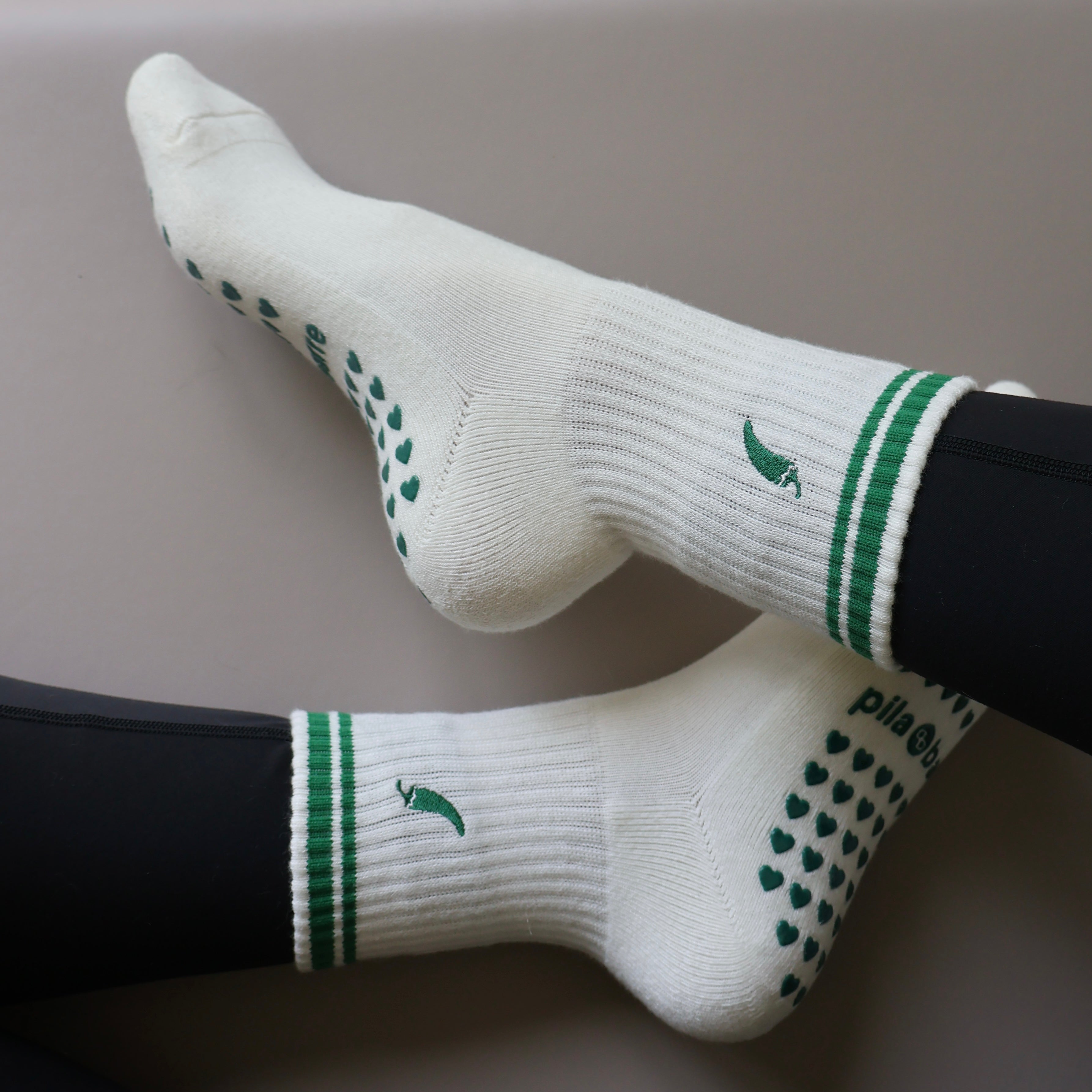 Tini Bit Spicier Grip Socks - Cream & Green
