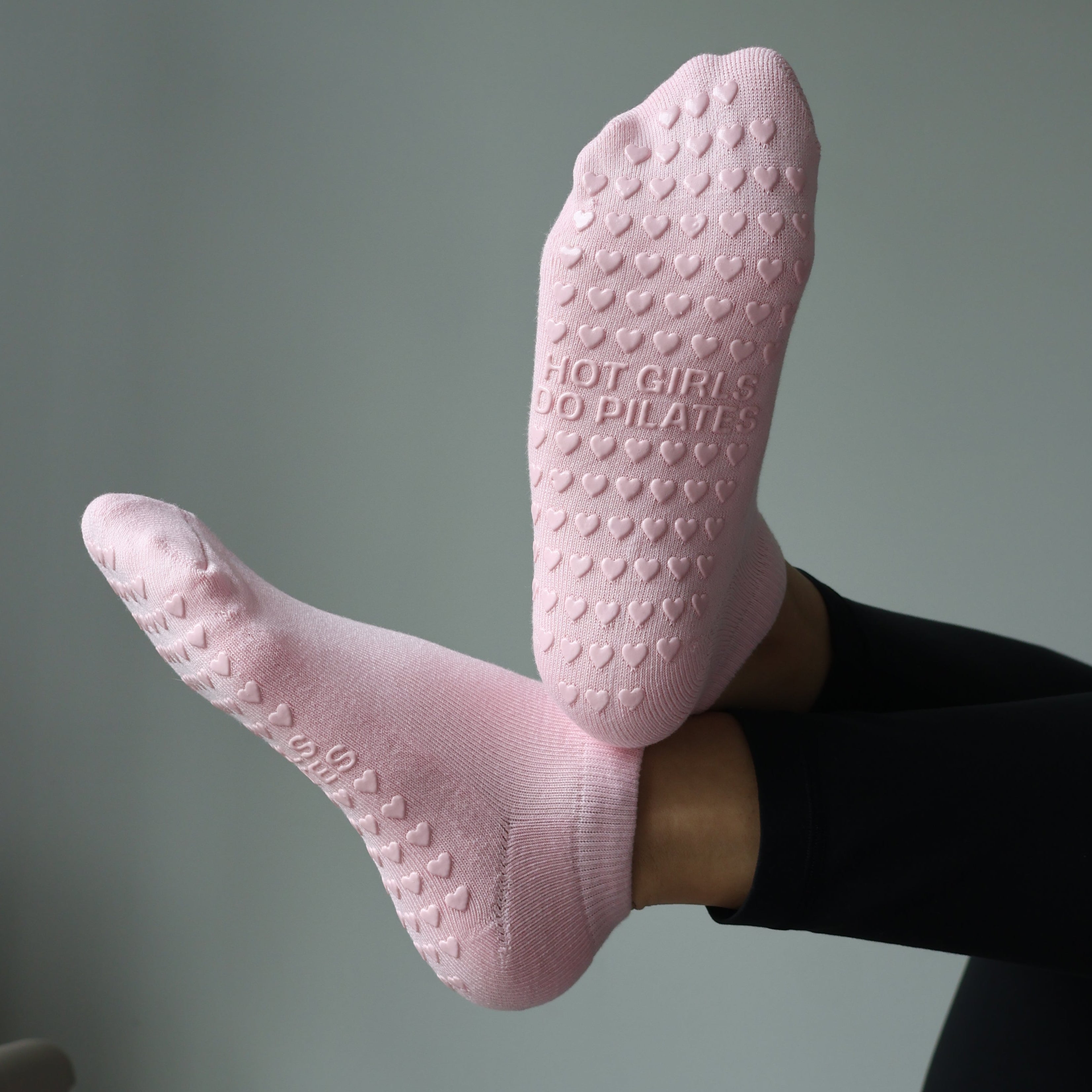 hot girls do pilates grip socks low pink.