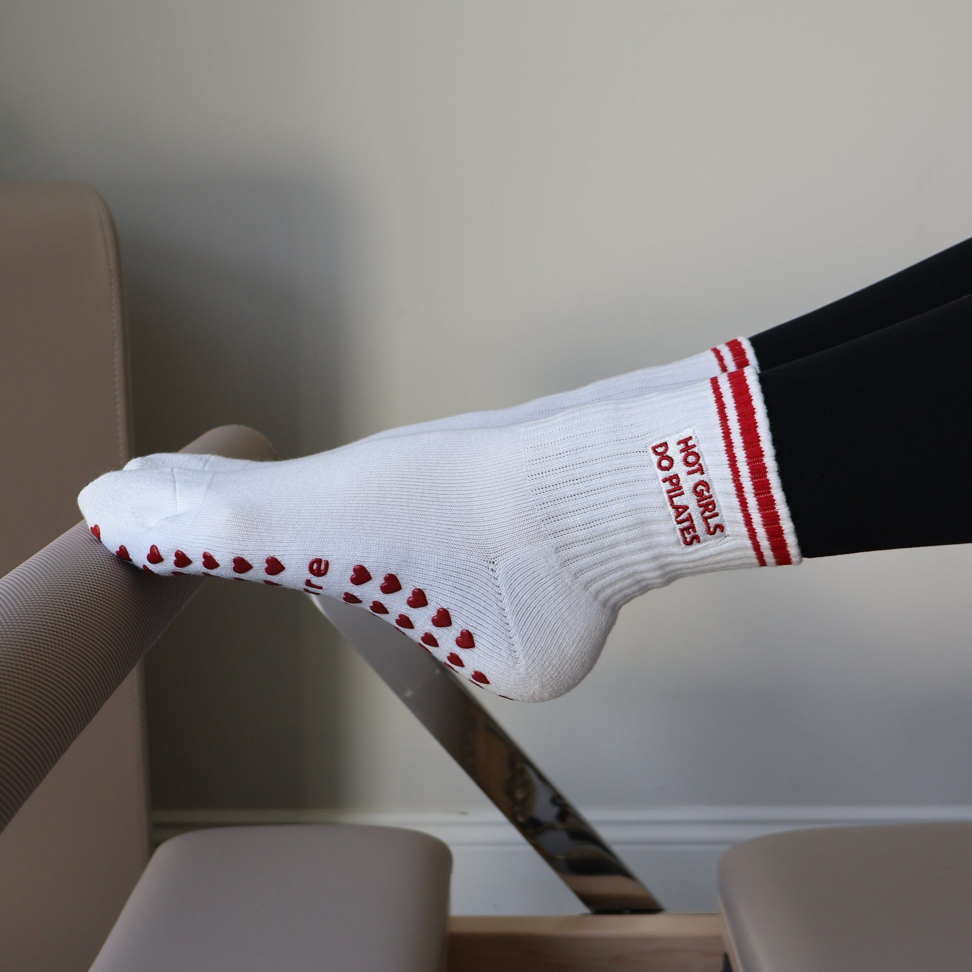 hot girls do pilates grip socks white/red- reformer pilates grip socks
