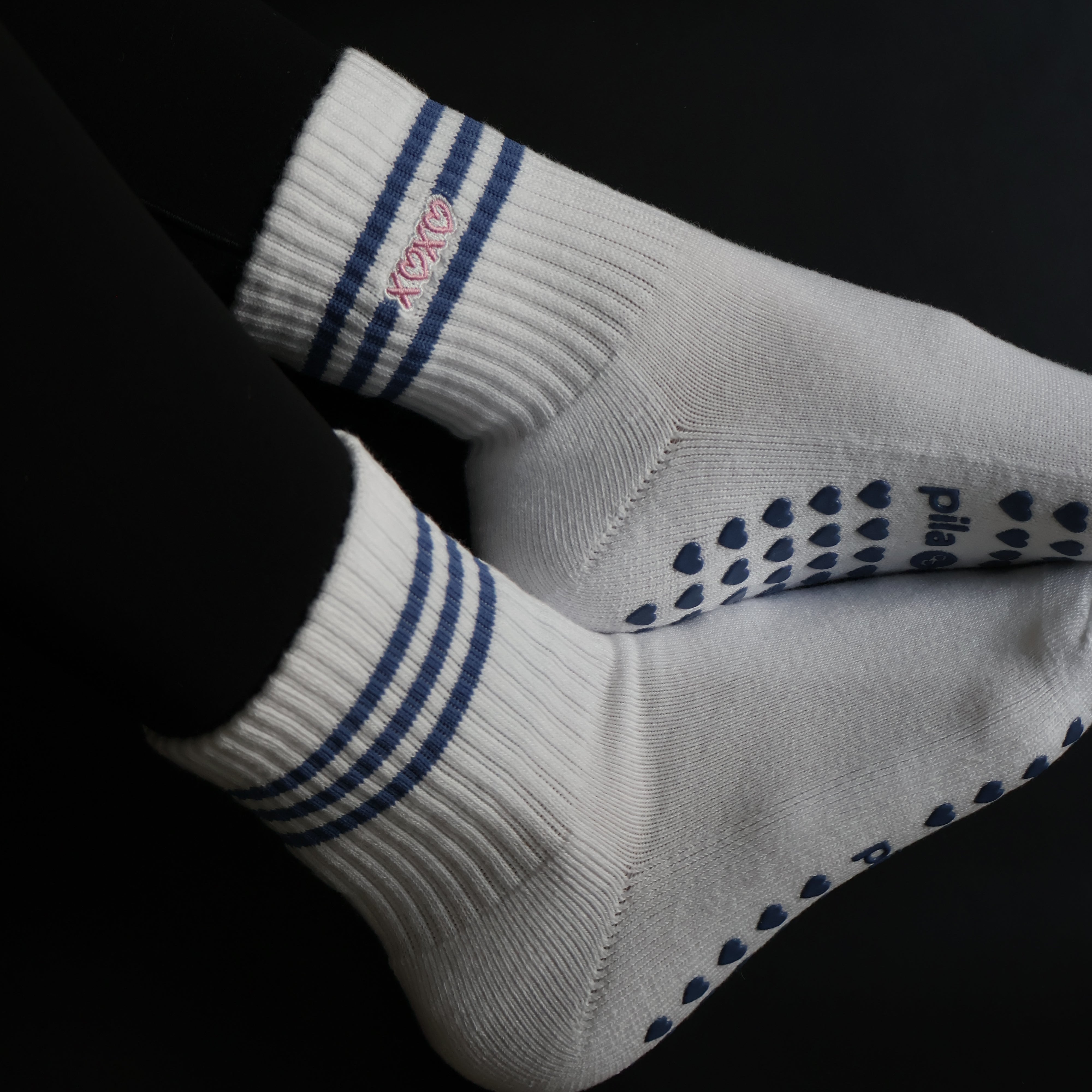 Cute Valentines Day grp socks - XOXO grip socks