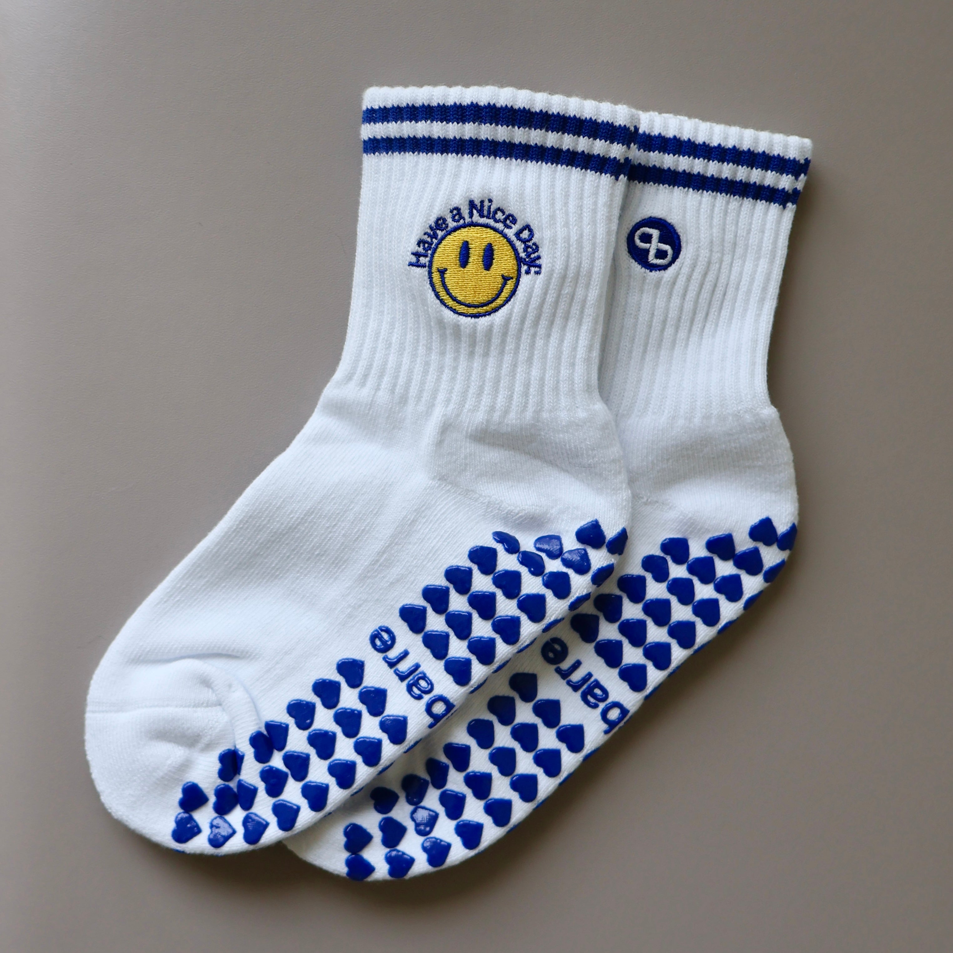 HAVE A NICE DAY GRIP SOCKS - CUTE SMILEY GRIP SOCKS