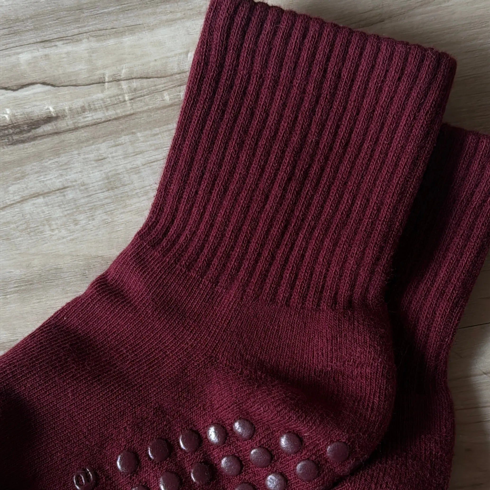 Burgundy Pila Plain Grip Socks