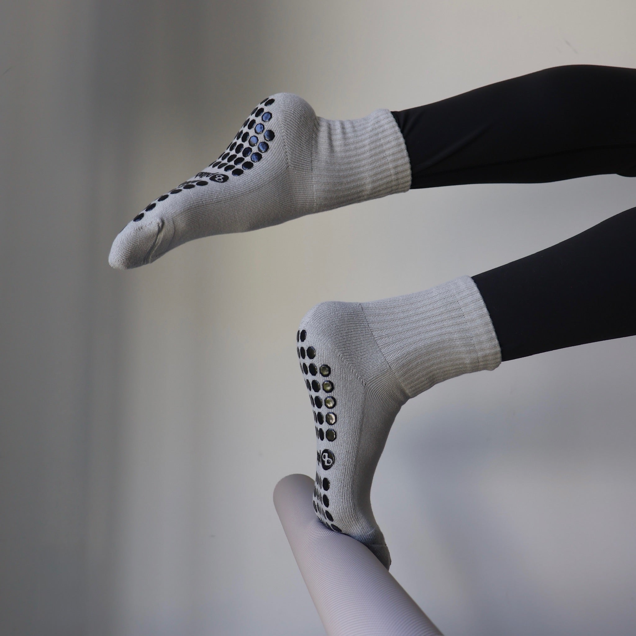 plain pilates grip socks gray