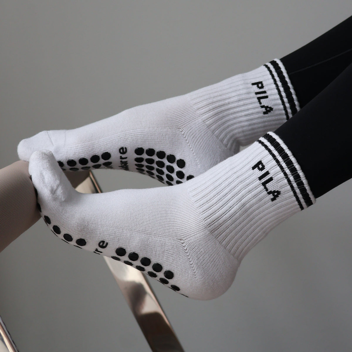 Pila essential grip socks
