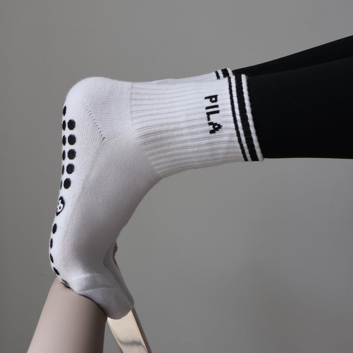 Pila essential grip socks for pilates - basic pilates socks
