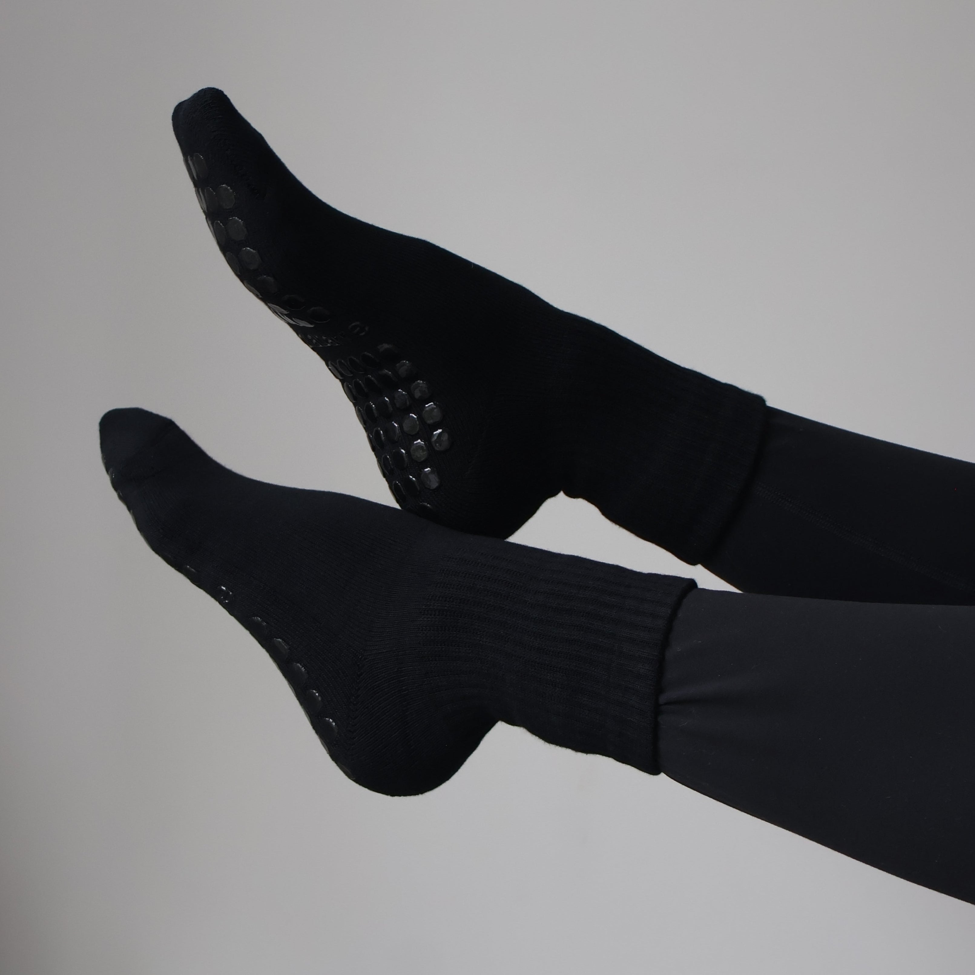 Pila plain best black grip socks for pilates