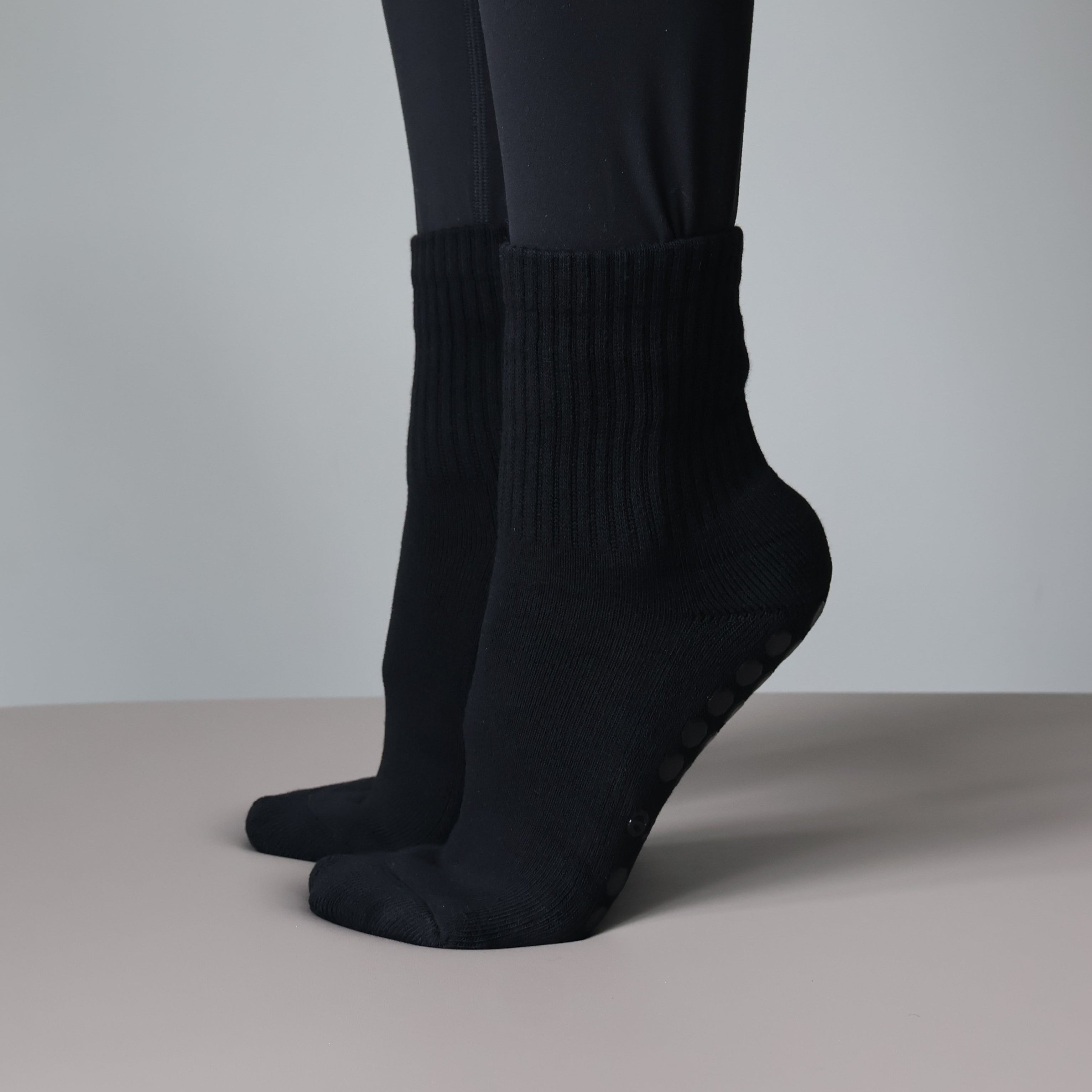 Pila plain best black grip socks for sculpt