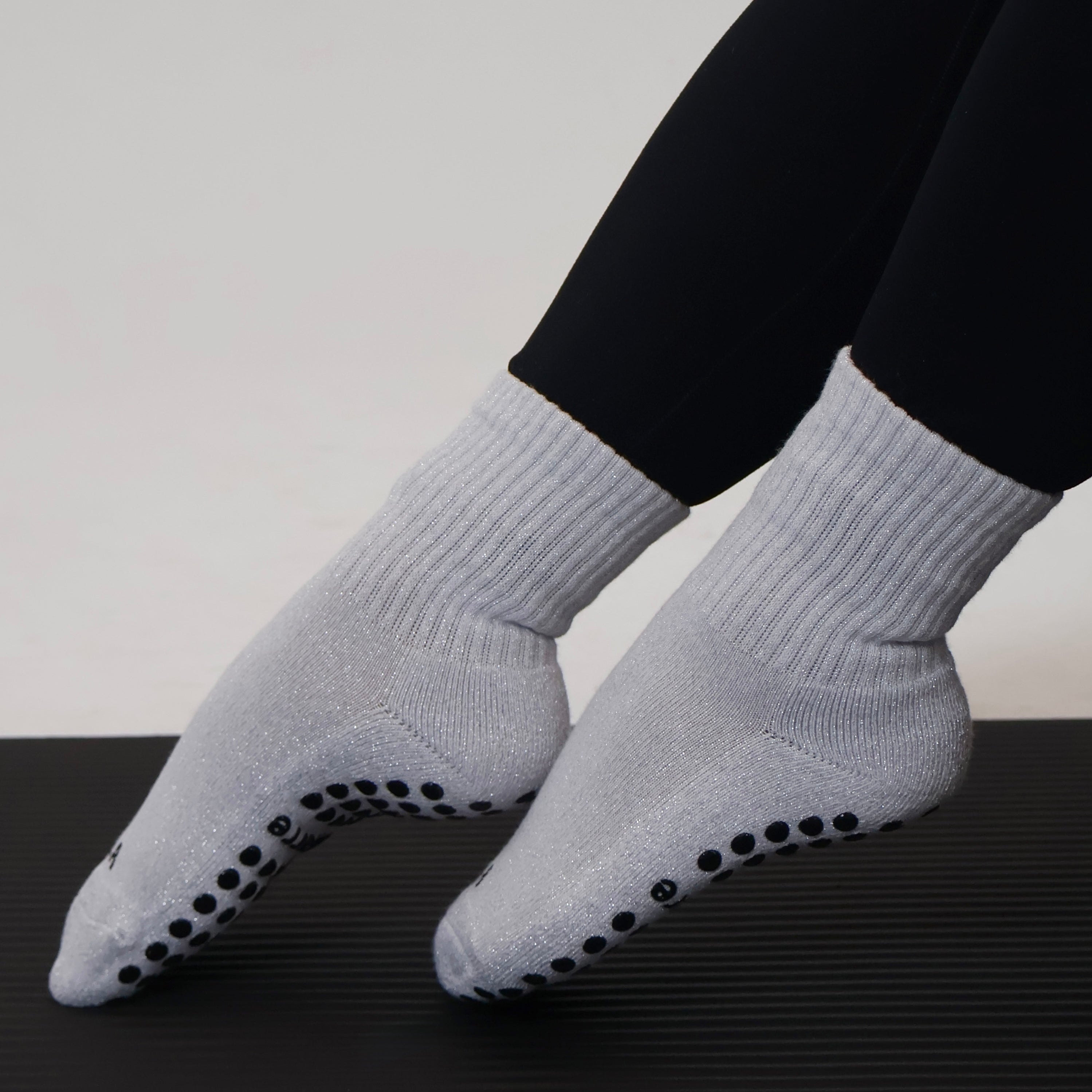 SPARKLE GRIP SOCKS - for pilates