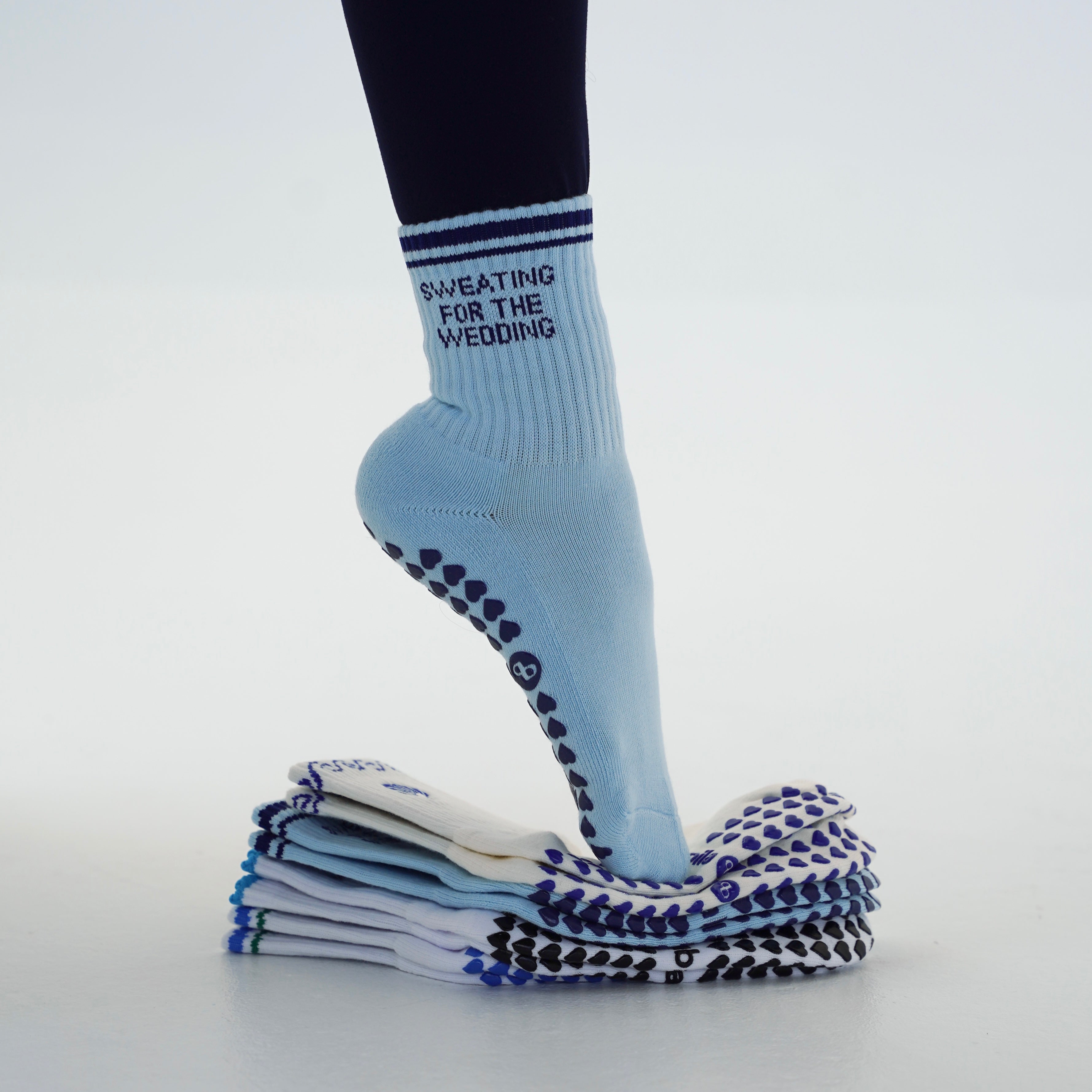Sweating for the wedding grip socks in blue -2