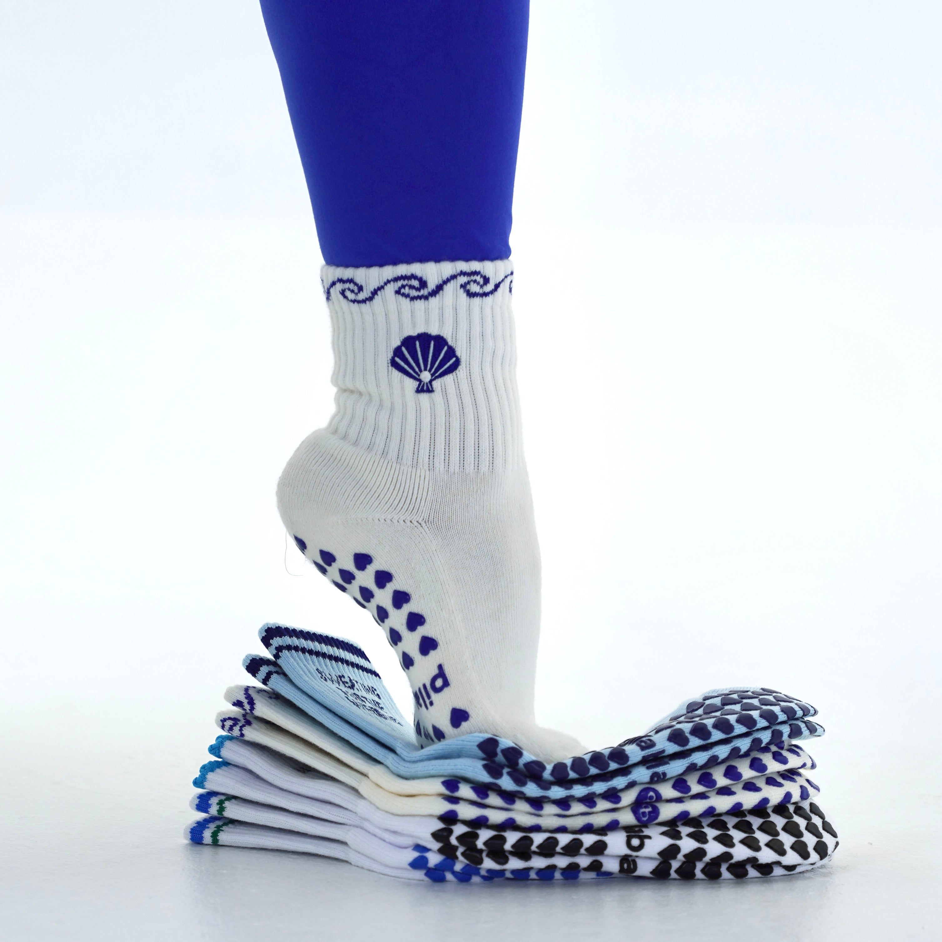 bella vita grip socks - oyster grip socks